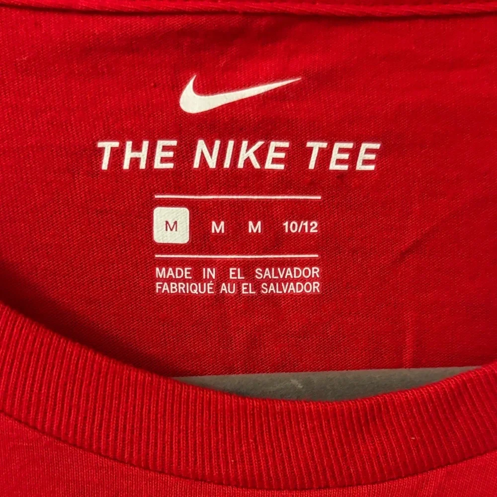 Nike tee bold